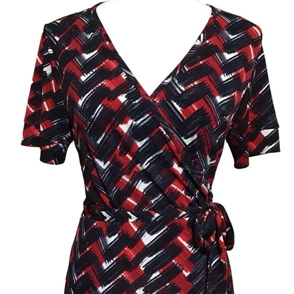 Diane Von Furstenberg Geometric Silk Wrap Dress 6 - Picture 2 of 6